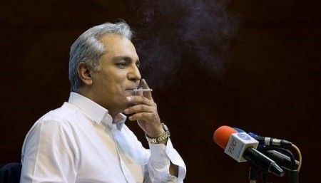 سیگار کشیدن مهران مدیری در نشست خبری فیلم ساعت 5 عصر